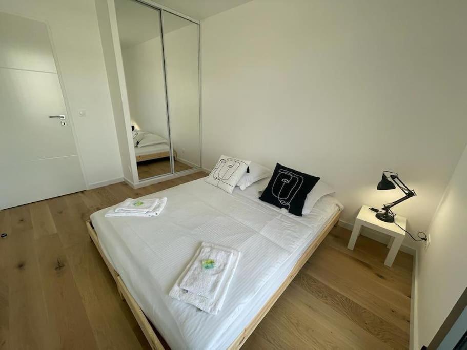 Presqu'Ile, Appartement Neuf Avec Balcon, Salle De Gym Et Parking Caen Exterior foto