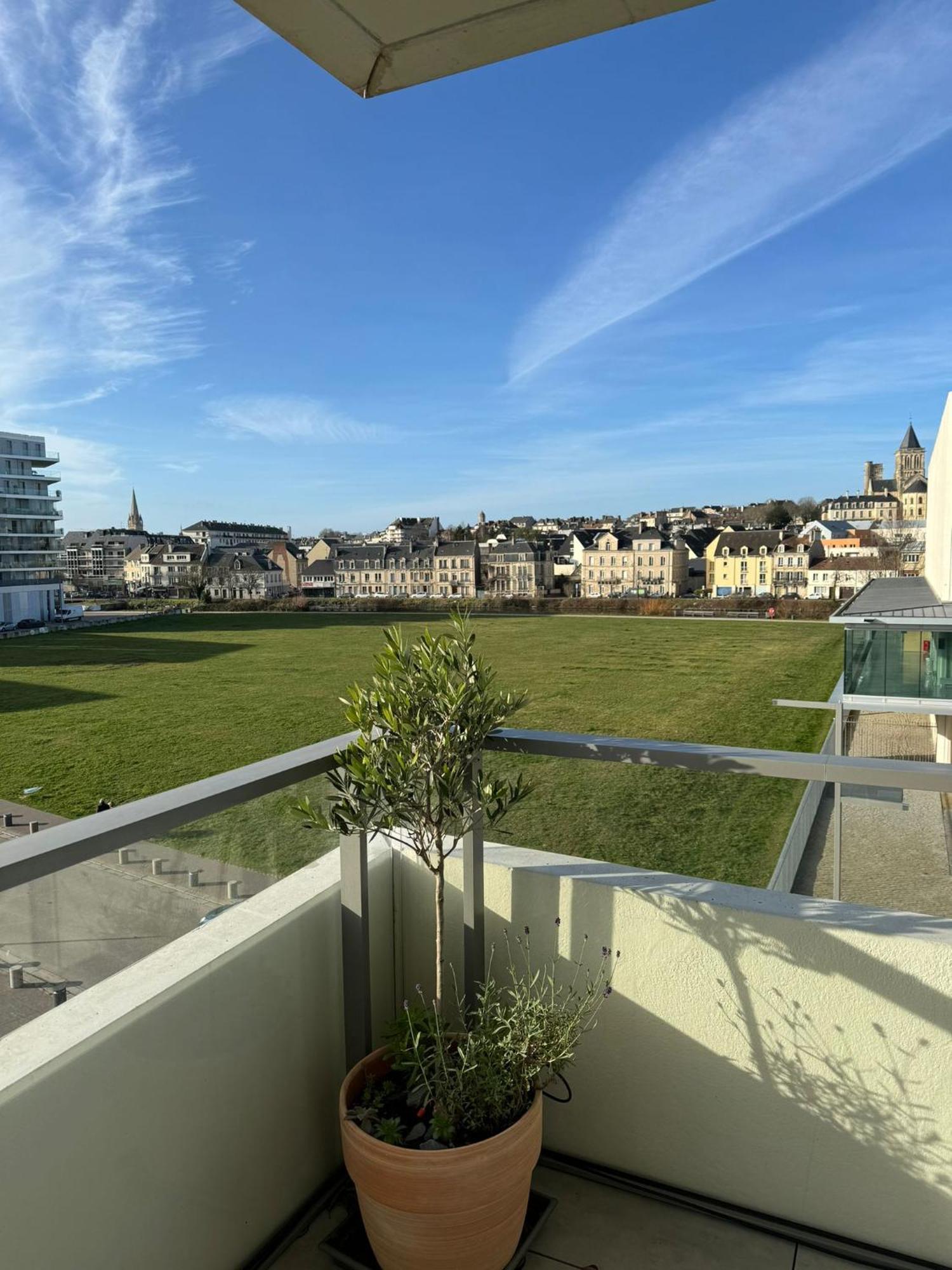 Presqu'Ile, Appartement Neuf Avec Balcon, Salle De Gym Et Parking Caen Exterior foto