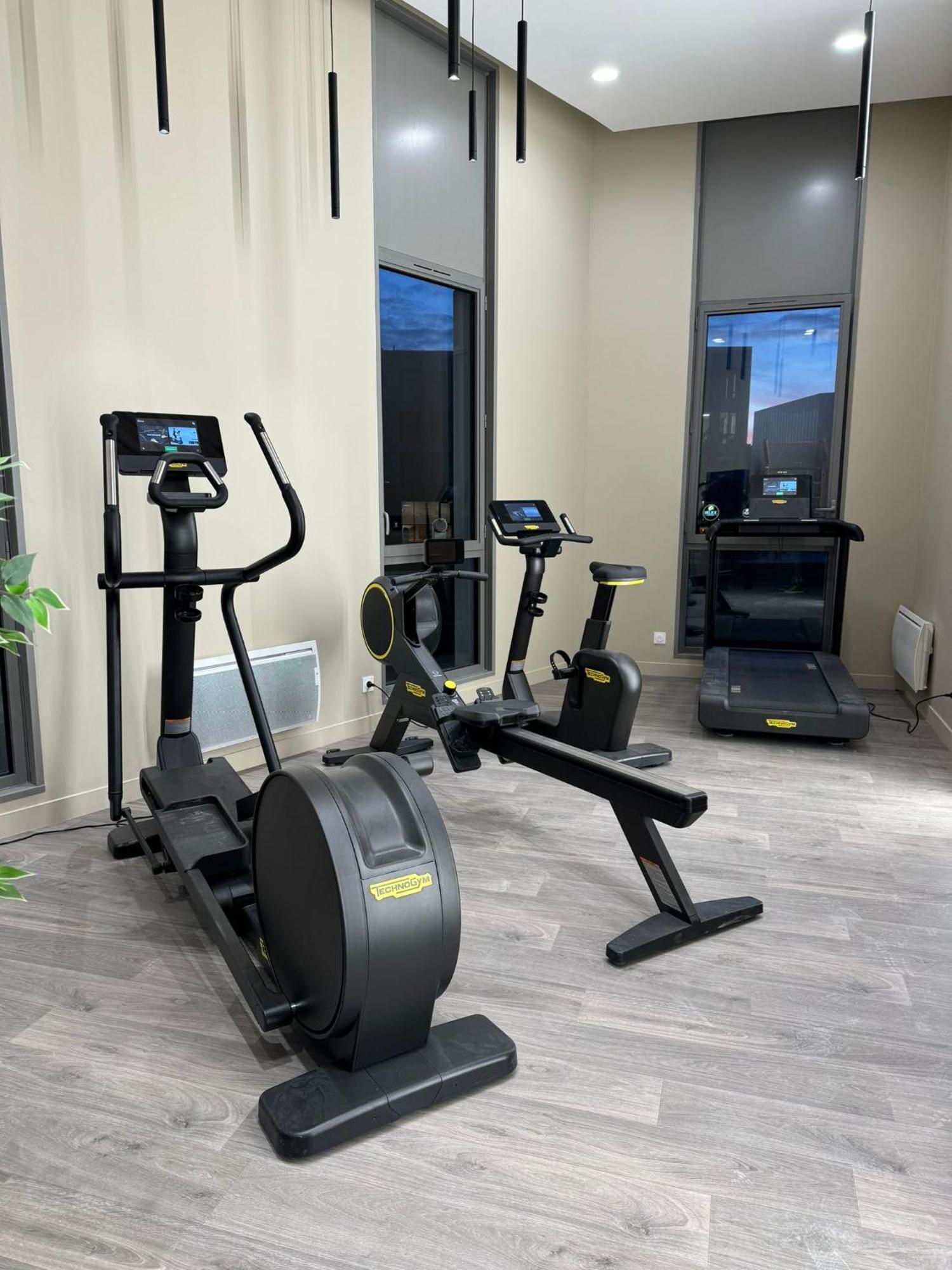 Presqu'Ile, Appartement Neuf Avec Balcon, Salle De Gym Et Parking Caen Exterior foto